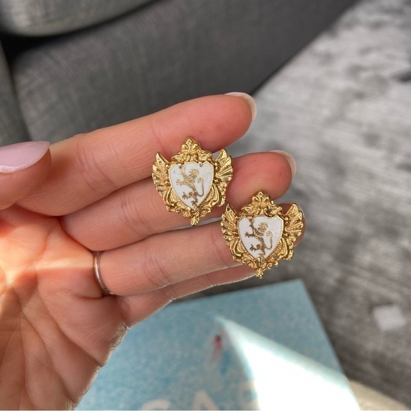 Vintage Gold and White Lion Shield Crest earrings - Picture 5 of 5